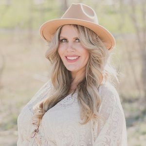 Meet your Posher, Sierra